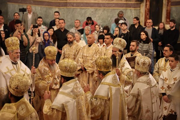 Патриарх и Софийски митрополит Даниил на архиерейска света литургия в патриаршеската катедрала „Св. Александър Невски". СНИМКИ: Св. Синод на БПЦ