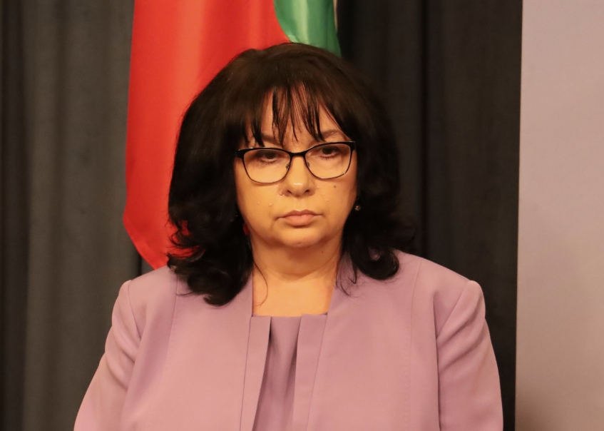 Теменужка Петкова: Нека Румен Радев намери клиент да купи газ при тези условия, и ще използваме договора с „Боташ"