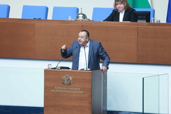 Хамид Хамид от "ДПС - Ново начало" получи първата си забележка заради обиди по "Възраждане".