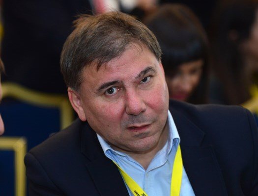 Иван Кръстев