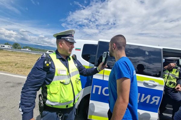 За 2 часа полиция глоби 20 шофьори, направи още 96 клипа за превишена скорост. СНИМКИ: ОДМВР - Благоевград