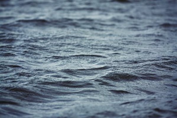 11-годишно извадено от морето в Приморско, с опасност за живота е