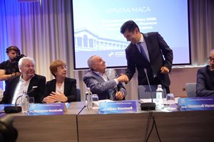 След 12 години: Костов от анализатор – двигател как десните да открият успешен кандидат за президент (Обзор)