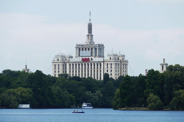 Протест в Букурещ срещу плановете на управляващите за намаляване на студентските стипендии