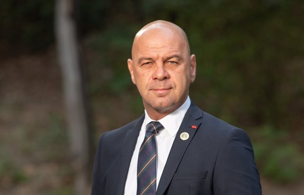 За кмета математик, влюбен в Пловдив и дисциплиниран от спорта, 50 години са само цифра