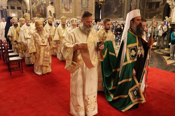 Патриарх и Софийски митрополит Даниил на архиерейска света литургия в патриаршеската катедрала „Св. Александър Невски". СНИМКИ: Св. Синод на БПЦ