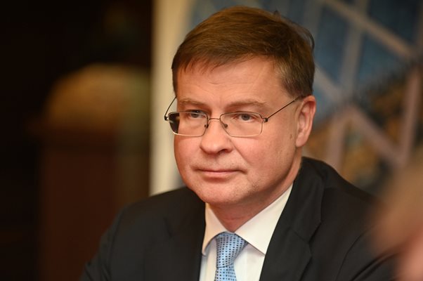 ВАЛДИС ДОМБРОВСКИС
СНИМКА: ЙОРДАН СИМЕОНОВ
