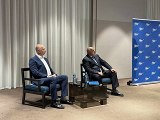 Борисов предизвика Радев: Да спре да използва президентството като частна авиокомпания, а да излезе и да се сбори с нас (Обзор)